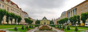 arhitekturnyj_ansambl_teatralnoyi_ploshhi